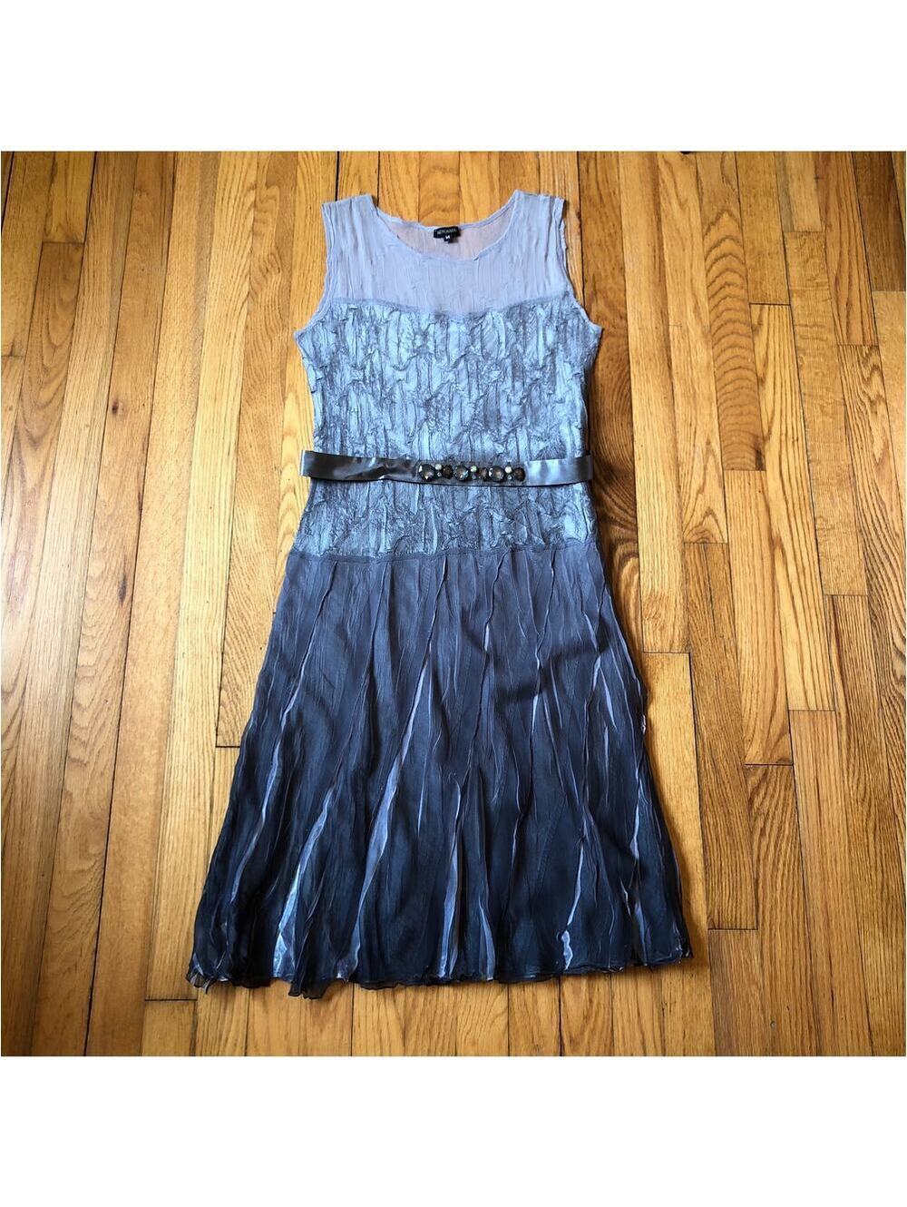 Komarov NWOT Women's Gray Crinkle Belted Sleeveless Sheath Dress M